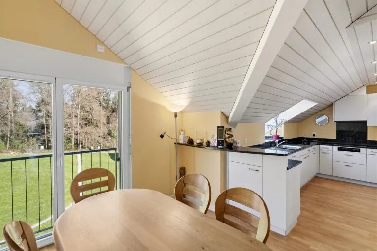 Immobilienangebot - Pfäffikon SZ - Alle - Ganz oben, on top, z‘oberscht obe !!! 
(Baurecht/Leasehold)